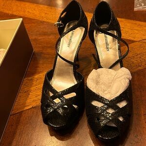 Naturalizer size 8 black snake print
